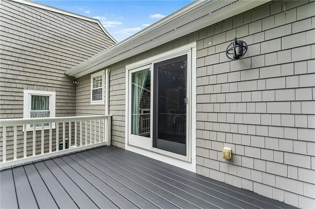 11 Houghton Street Barrington RI 02806