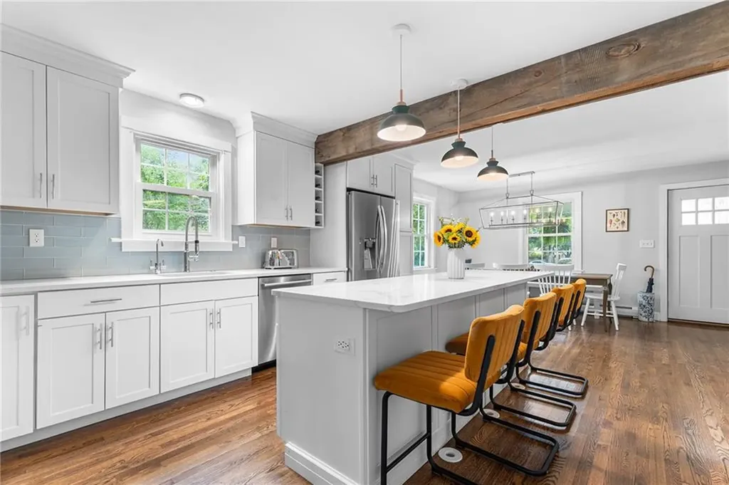 11 Houghton Street Barrington RI 02806