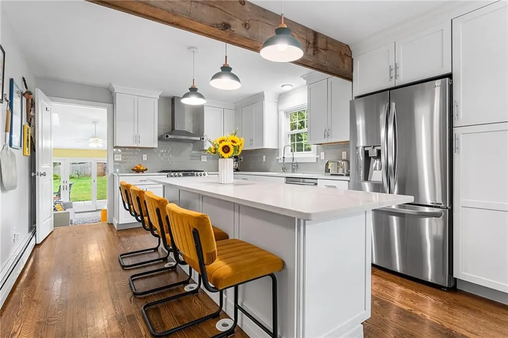 11 Houghton Street Barrington RI 02806