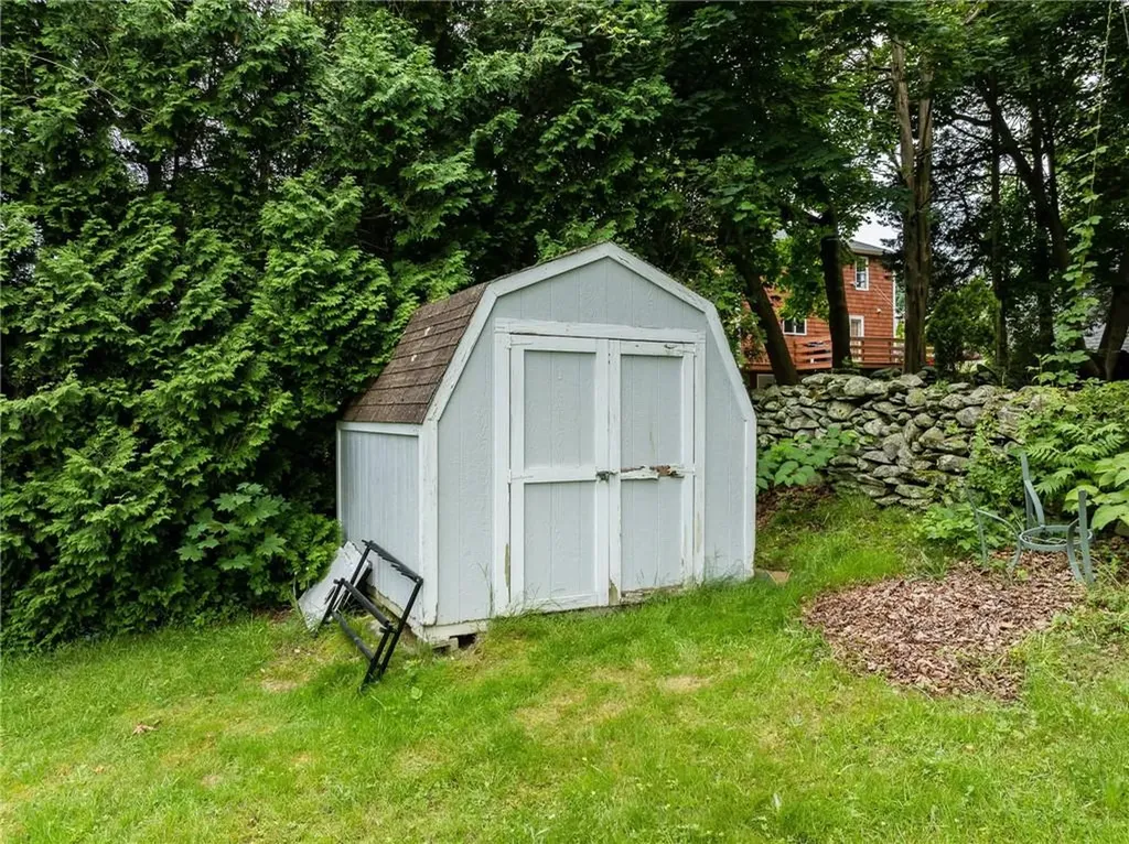 7 Broadview Avenue Bristol RI 02809