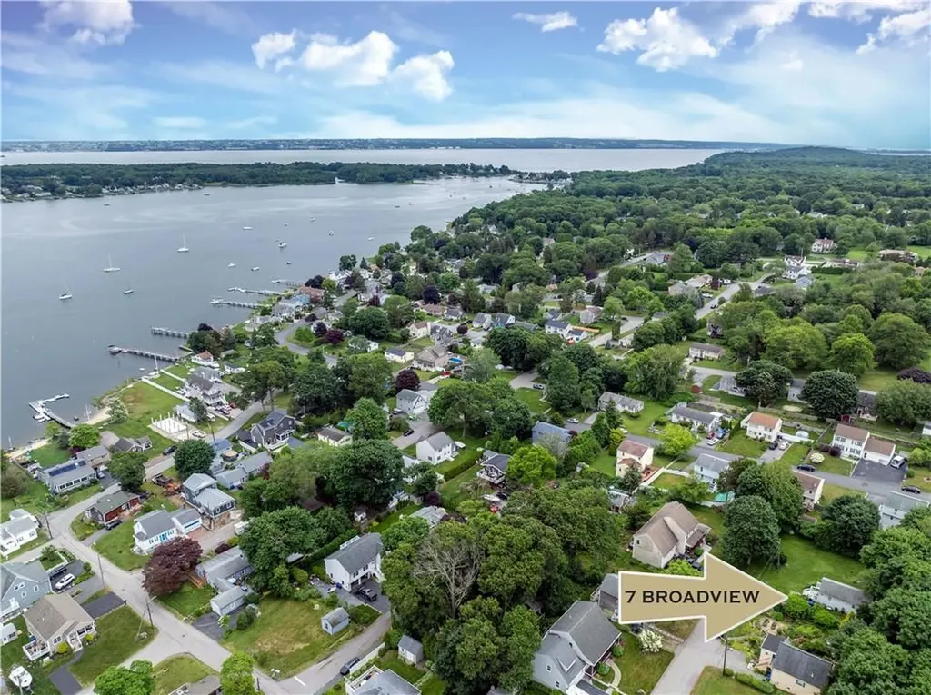 7 Broadview Avenue Bristol RI 02809