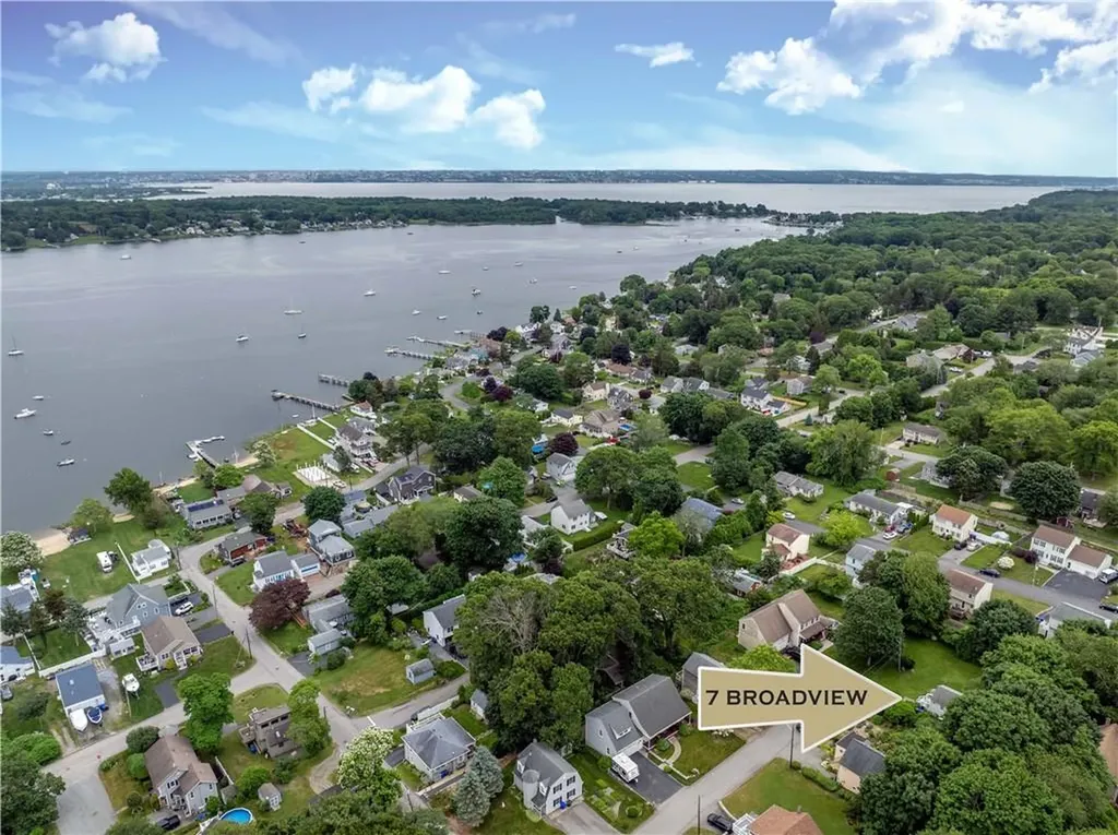 7 Broadview Avenue Bristol RI 02809