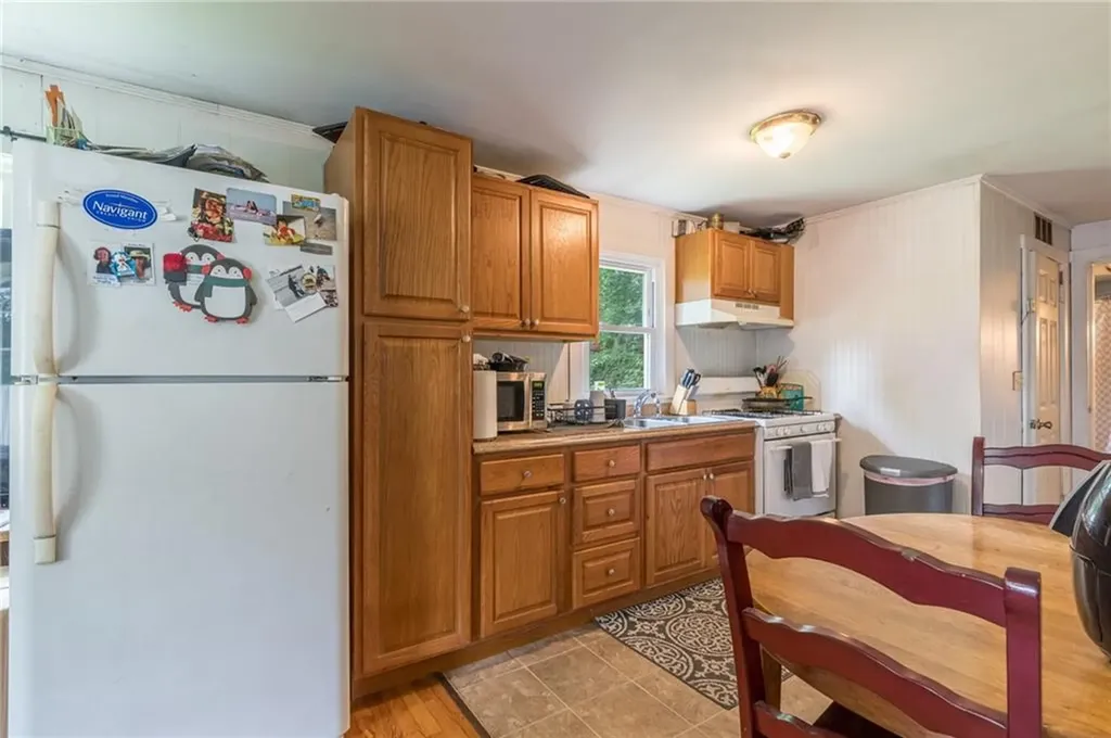 7 Broadview Avenue Bristol RI 02809