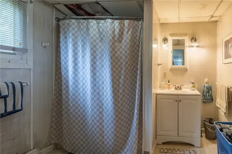 7 Broadview Avenue Bristol RI 02809