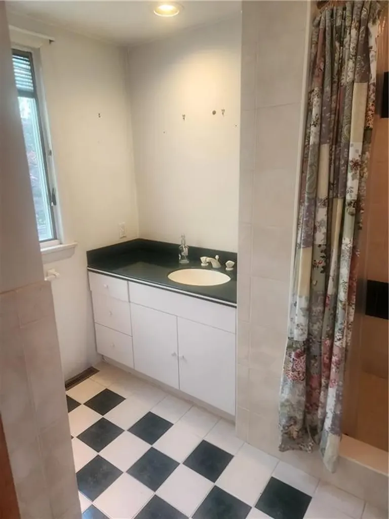 63 Pond View Drive Warwick RI 02886