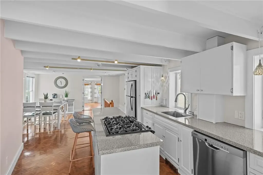 26 Franklin Street Newport RI 02840