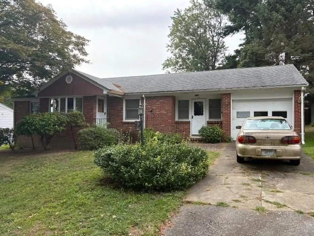 44 Valente Drive Cranston RI 02920