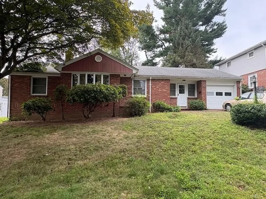 44 Valente Drive Cranston RI 02920