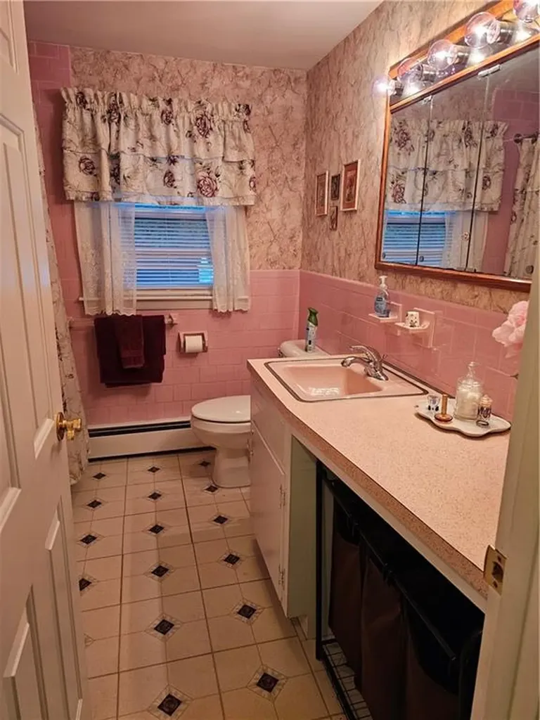 18 Moskalyk Street West Warwick RI 02893