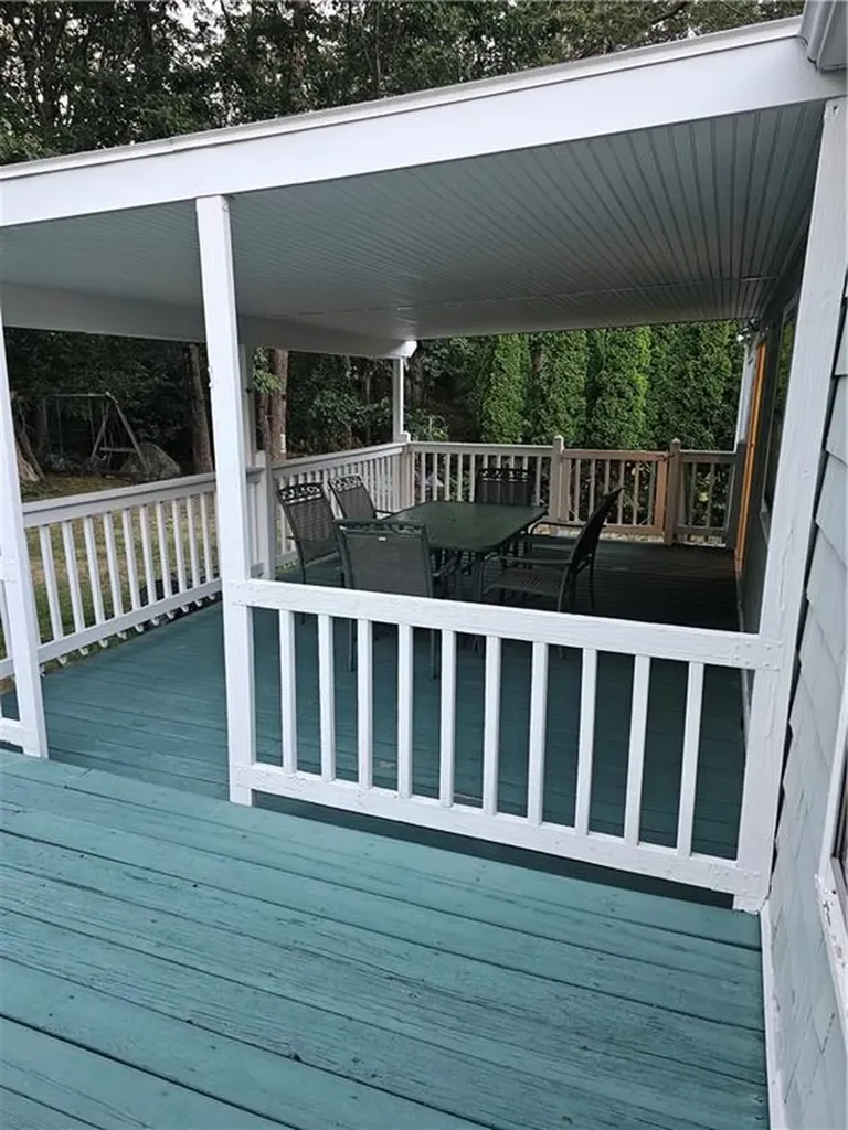 18 Moskalyk Street West Warwick RI 02893