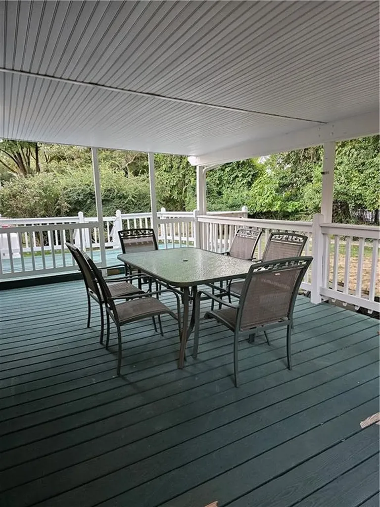 18 Moskalyk Street West Warwick RI 02893