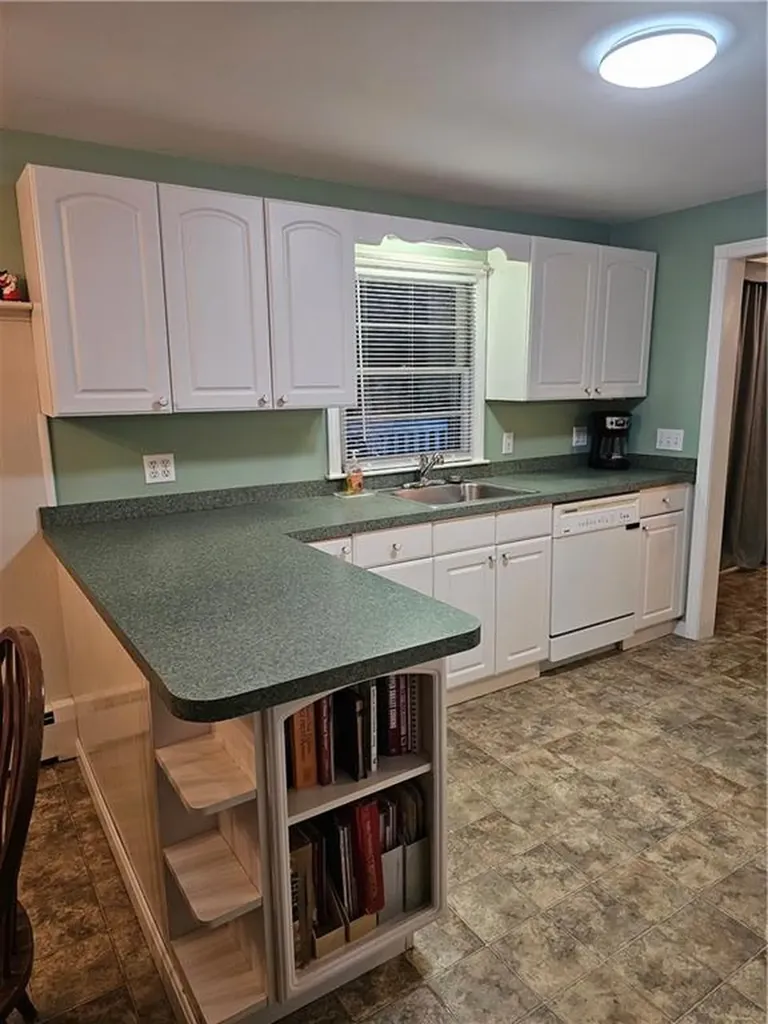 18 Moskalyk Street West Warwick RI 02893