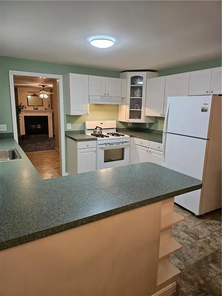 18 Moskalyk Street West Warwick RI 02893
