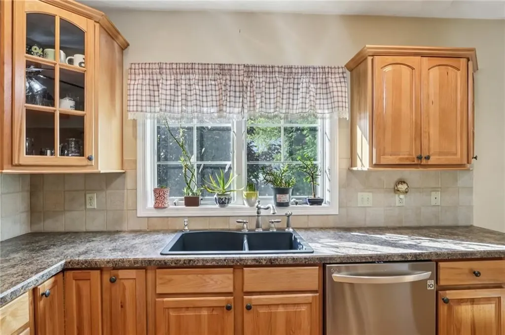 108 Waite Avenue Cranston RI 02905