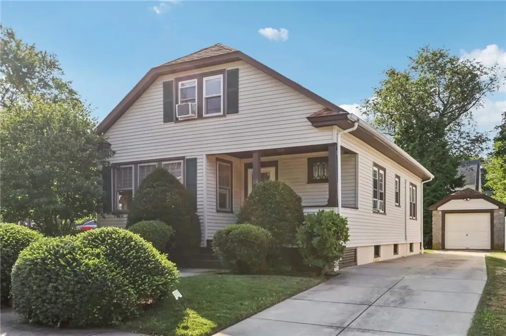 108 Waite Avenue Cranston RI 02905