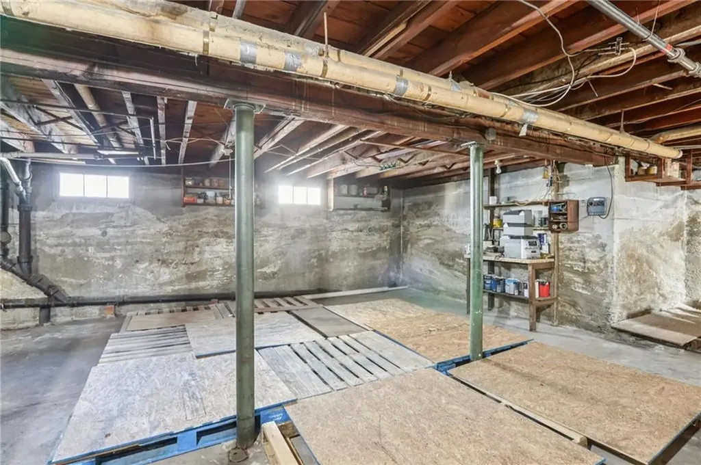108 Waite Avenue Cranston RI 02905