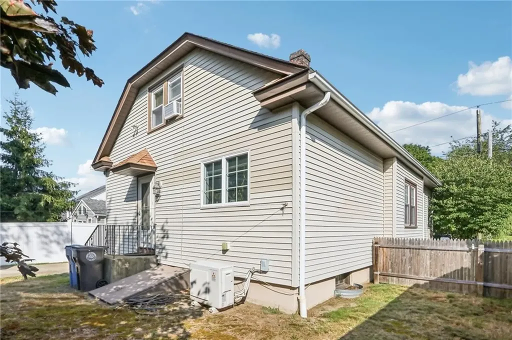108 Waite Avenue Cranston RI 02905