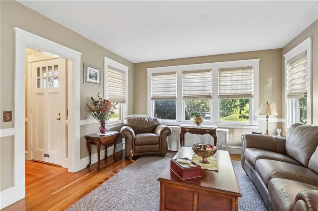 108 Waite Avenue Cranston RI 02905