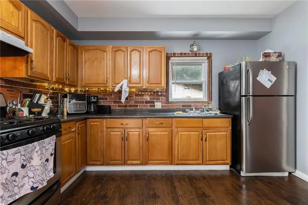 105 Garfield Avenue Providence RI 02908