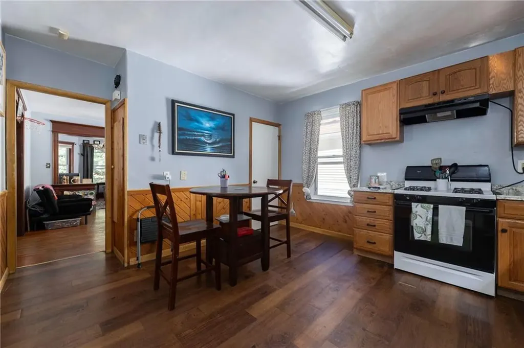 105 Garfield Avenue Providence RI 02908
