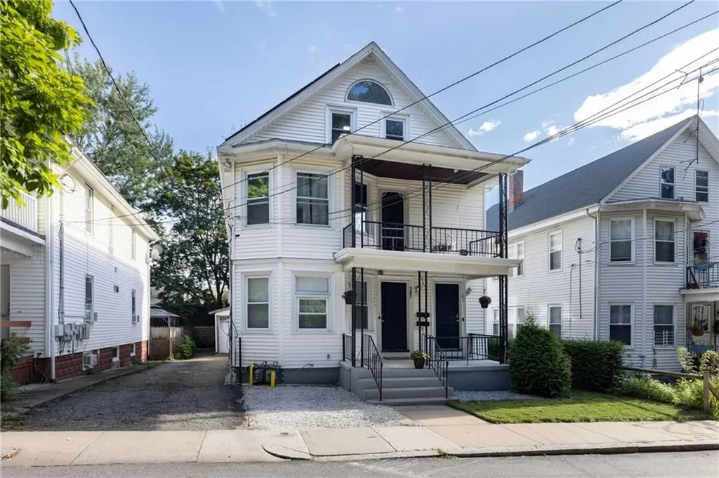 105 Garfield Avenue Providence RI 02908