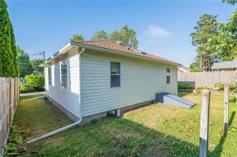 137 Kingstown Road Narragansett RI 02882