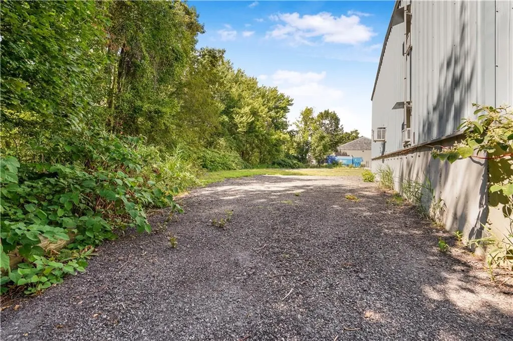 99 Aquidneck Drive Tiverton RI 02878