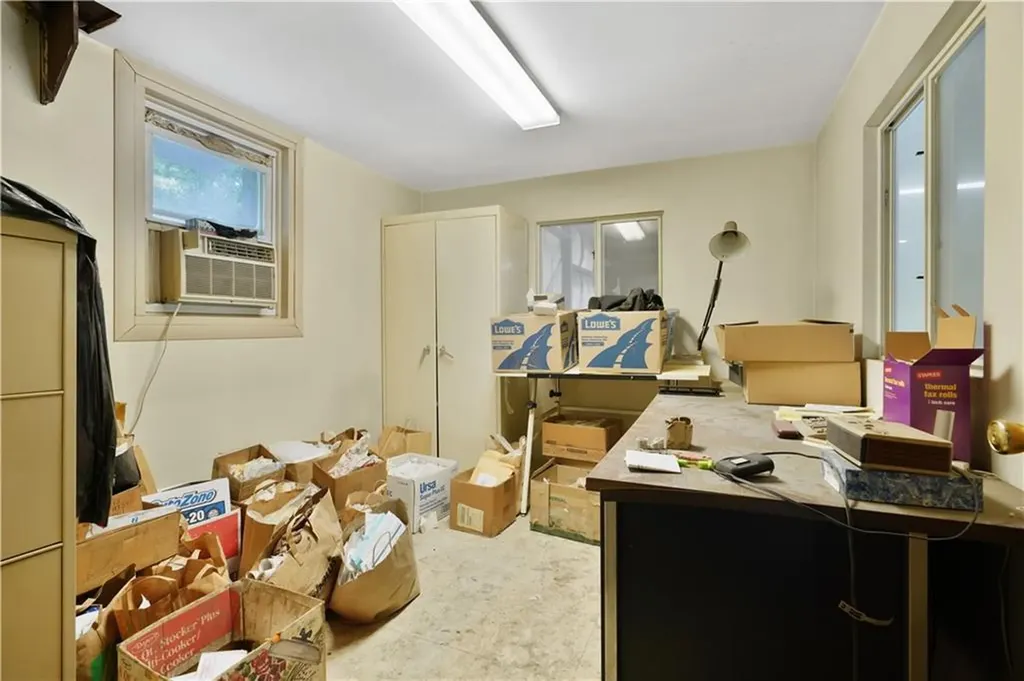 99 Aquidneck Drive Tiverton RI 02878