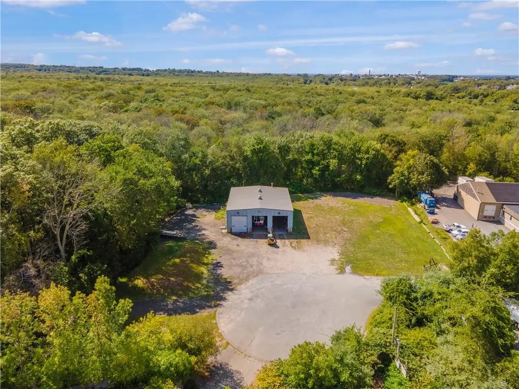 99 Aquidneck Drive Tiverton RI 02878
