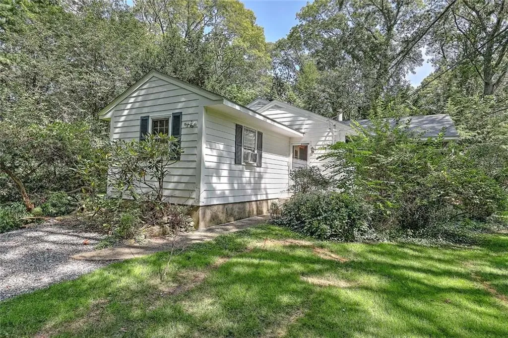 79 Linden Drive South Kingstown RI 02881