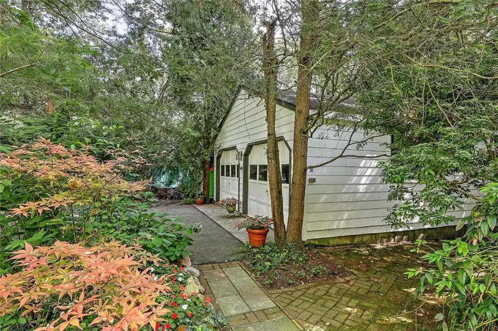 79 Linden Drive South Kingstown RI 02881