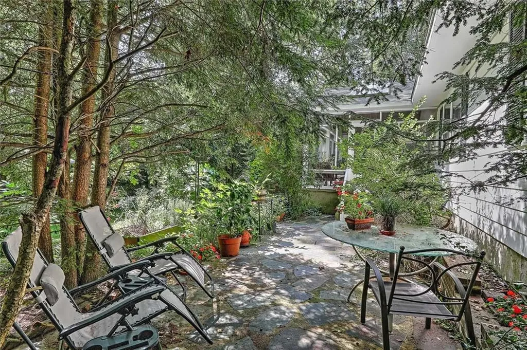 79 Linden Drive South Kingstown RI 02881