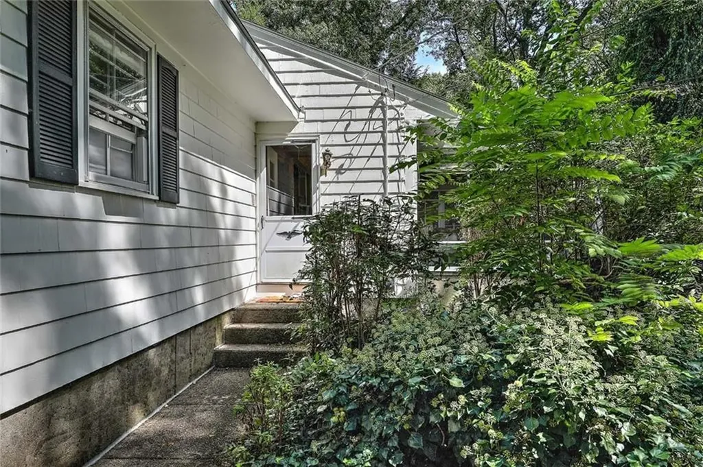 79 Linden Drive South Kingstown RI 02881