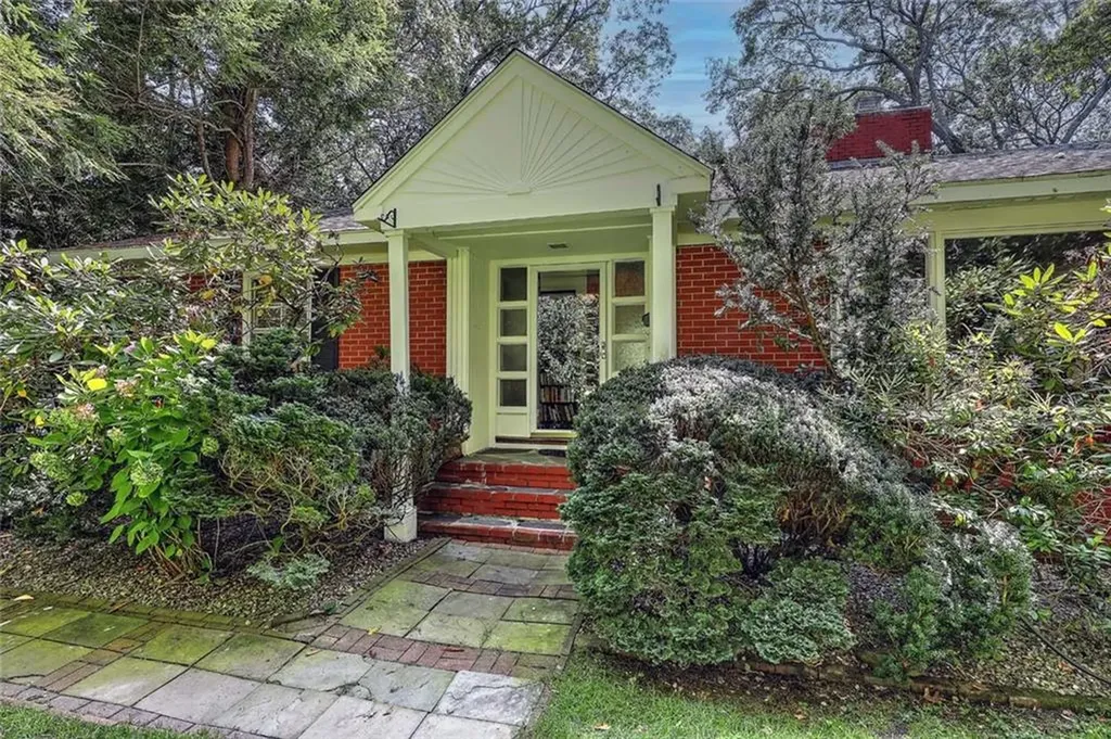 79 Linden Drive South Kingstown RI 02881