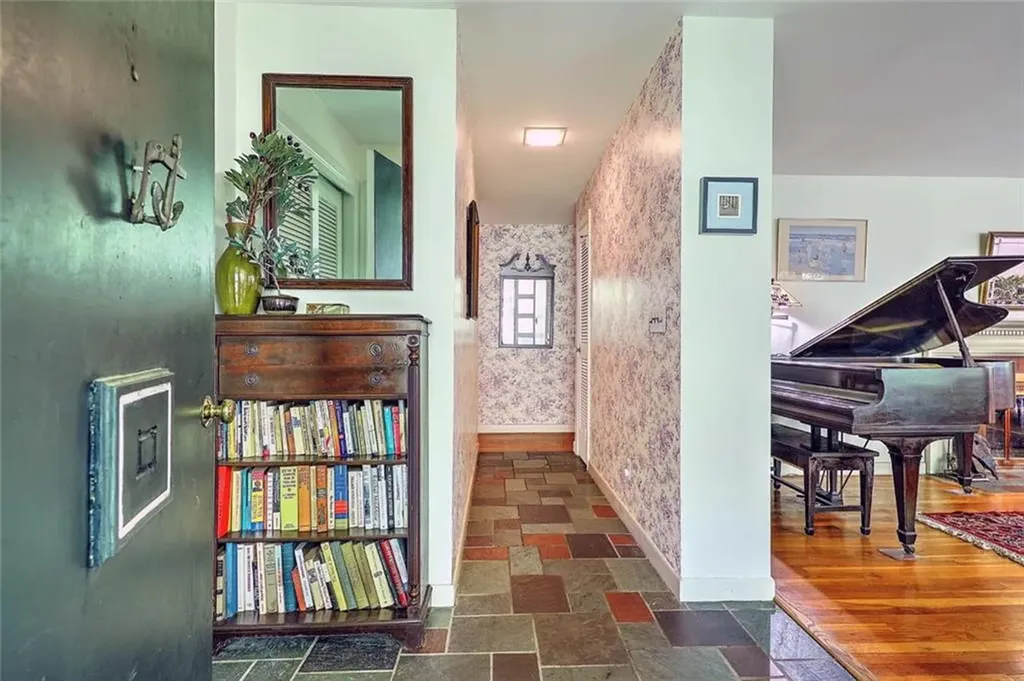 79 Linden Drive South Kingstown RI 02881