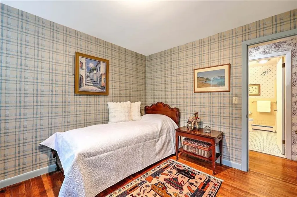 79 Linden Drive South Kingstown RI 02881