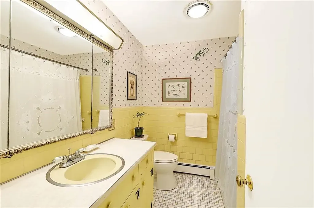 79 Linden Drive South Kingstown RI 02881