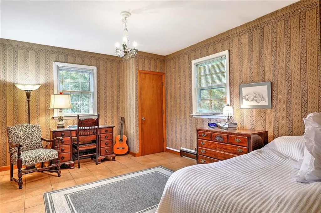 79 Linden Drive South Kingstown RI 02881