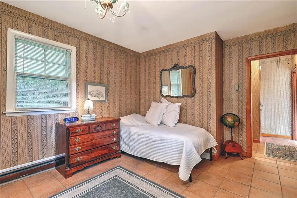 79 Linden Drive South Kingstown RI 02881