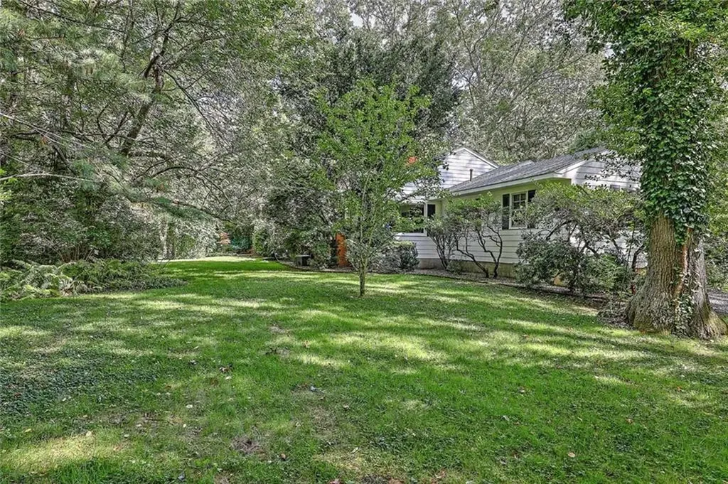 79 Linden Drive South Kingstown RI 02881