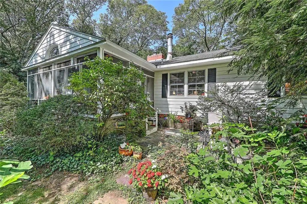 79 Linden Drive South Kingstown RI 02881