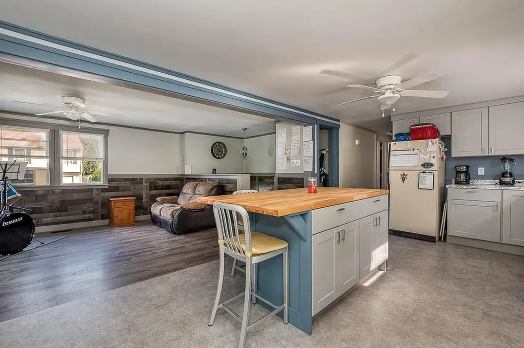 127 Street Leon Avenue Woonsocket RI 02895