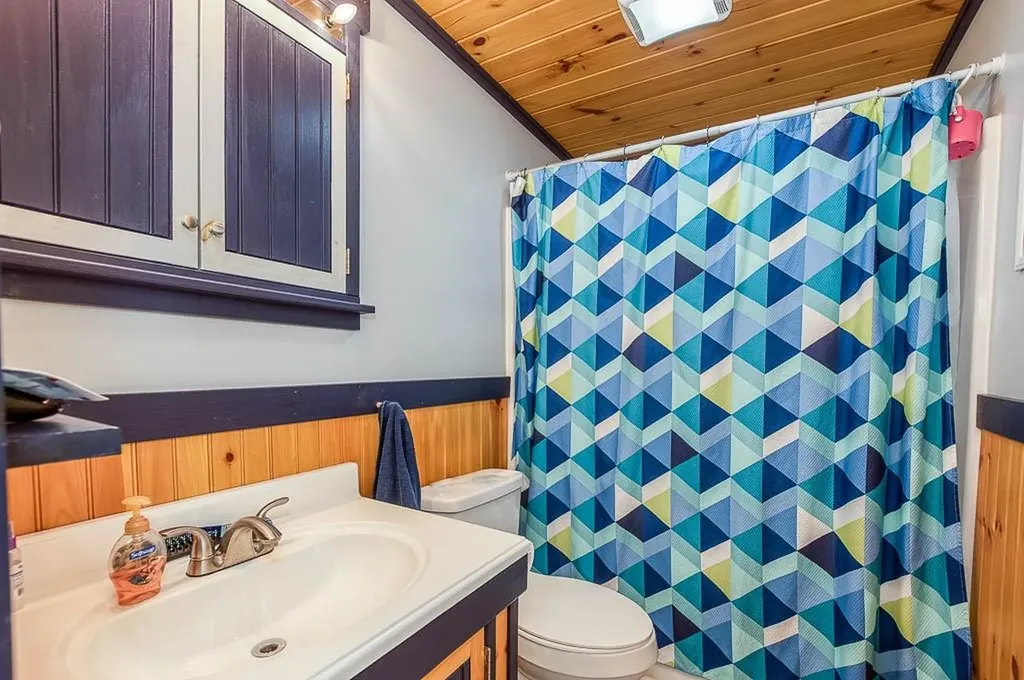 127 Street Leon Avenue Woonsocket RI 02895