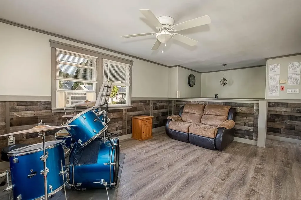 127 Street Leon Avenue Woonsocket RI 02895