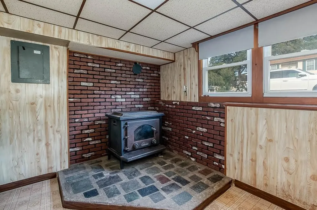 127 Street Leon Avenue Woonsocket RI 02895