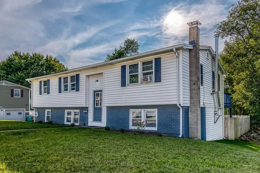 127 Street Leon Avenue Woonsocket RI 02895