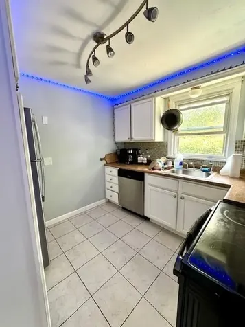 15 Evelyn Drive Bristol RI 02809