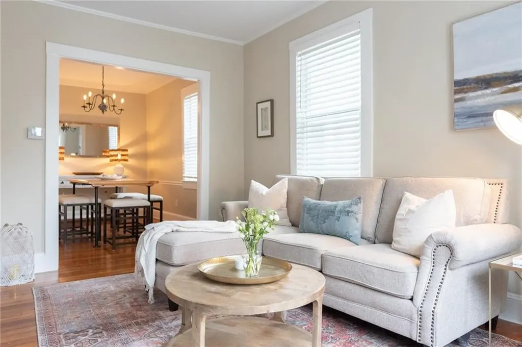 17 Mcallister Street Newport RI 02840