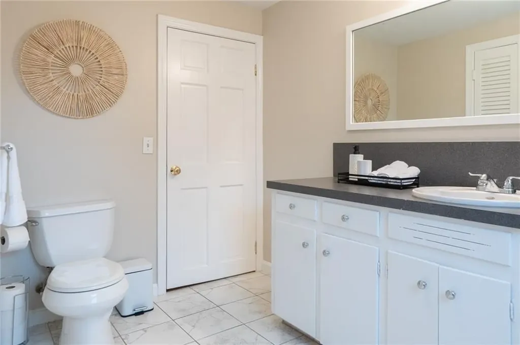 17 Mcallister Street Newport RI 02840