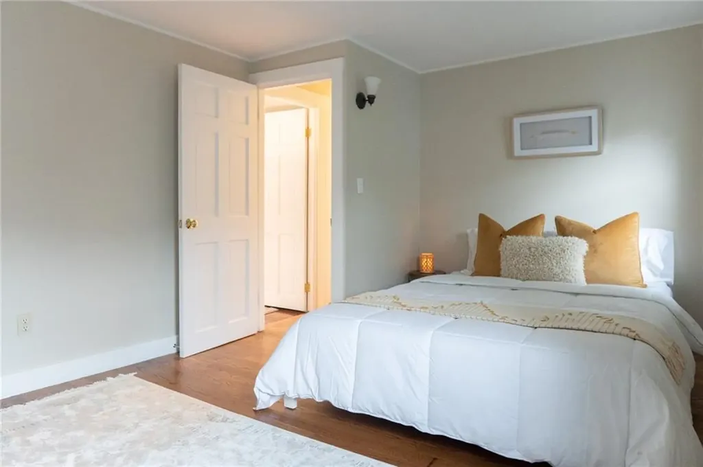 17 Mcallister Street Newport RI 02840